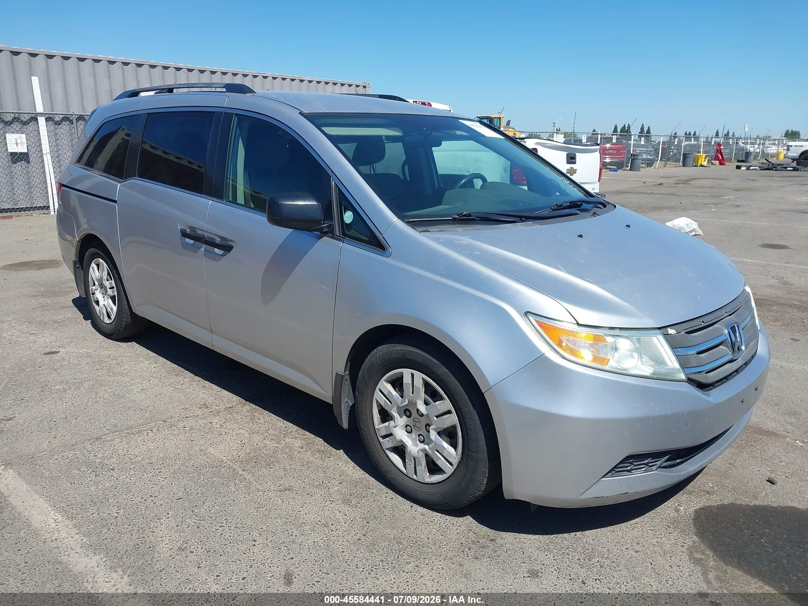 2011 Honda Odyssey Lx Silver vin: 5FNRL5H2XBB053665