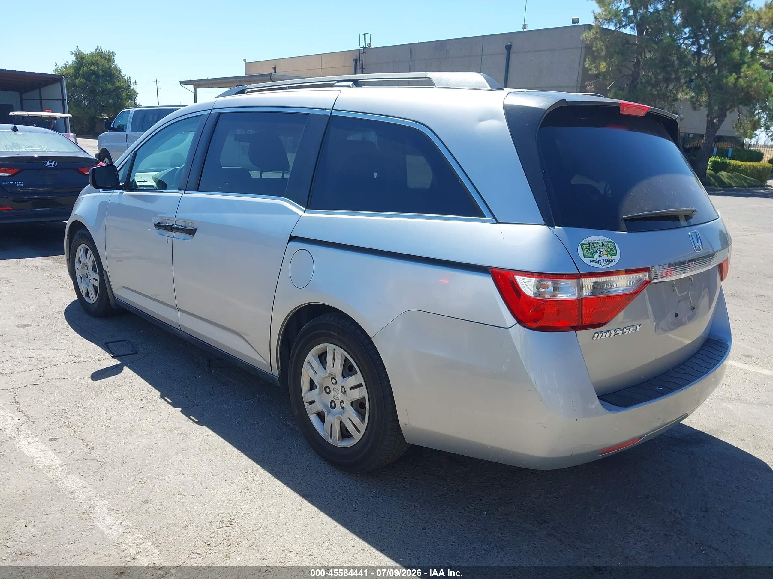 2011 Honda Odyssey Lx Silver vin: 5FNRL5H2XBB053665
