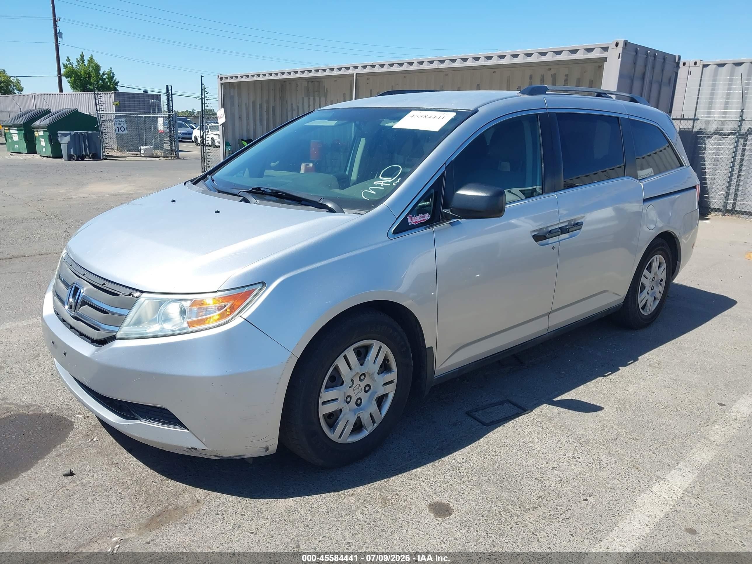 2011 Honda Odyssey Lx Silver vin: 5FNRL5H2XBB053665