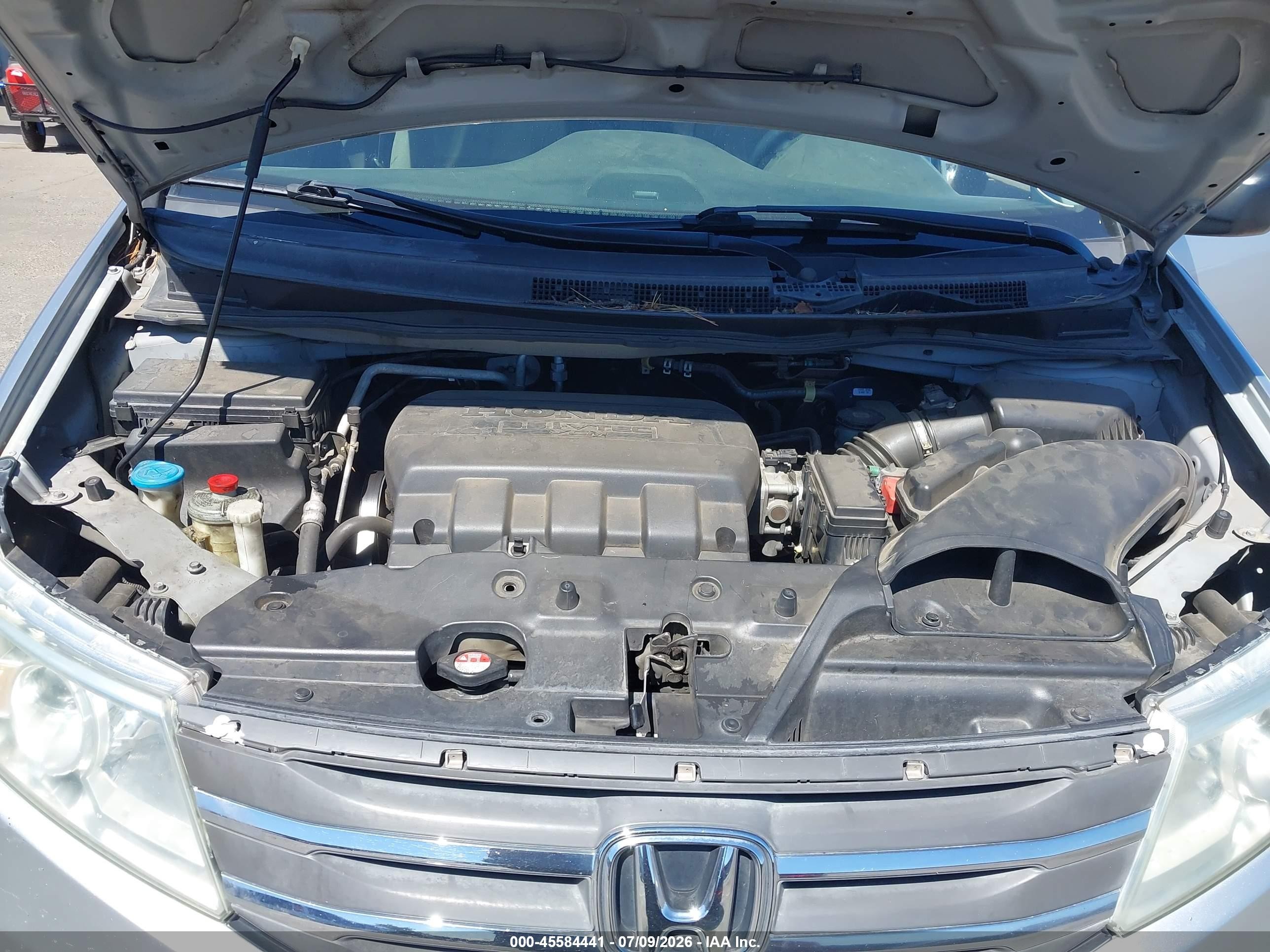2011 Honda Odyssey Lx Silver vin: 5FNRL5H2XBB053665