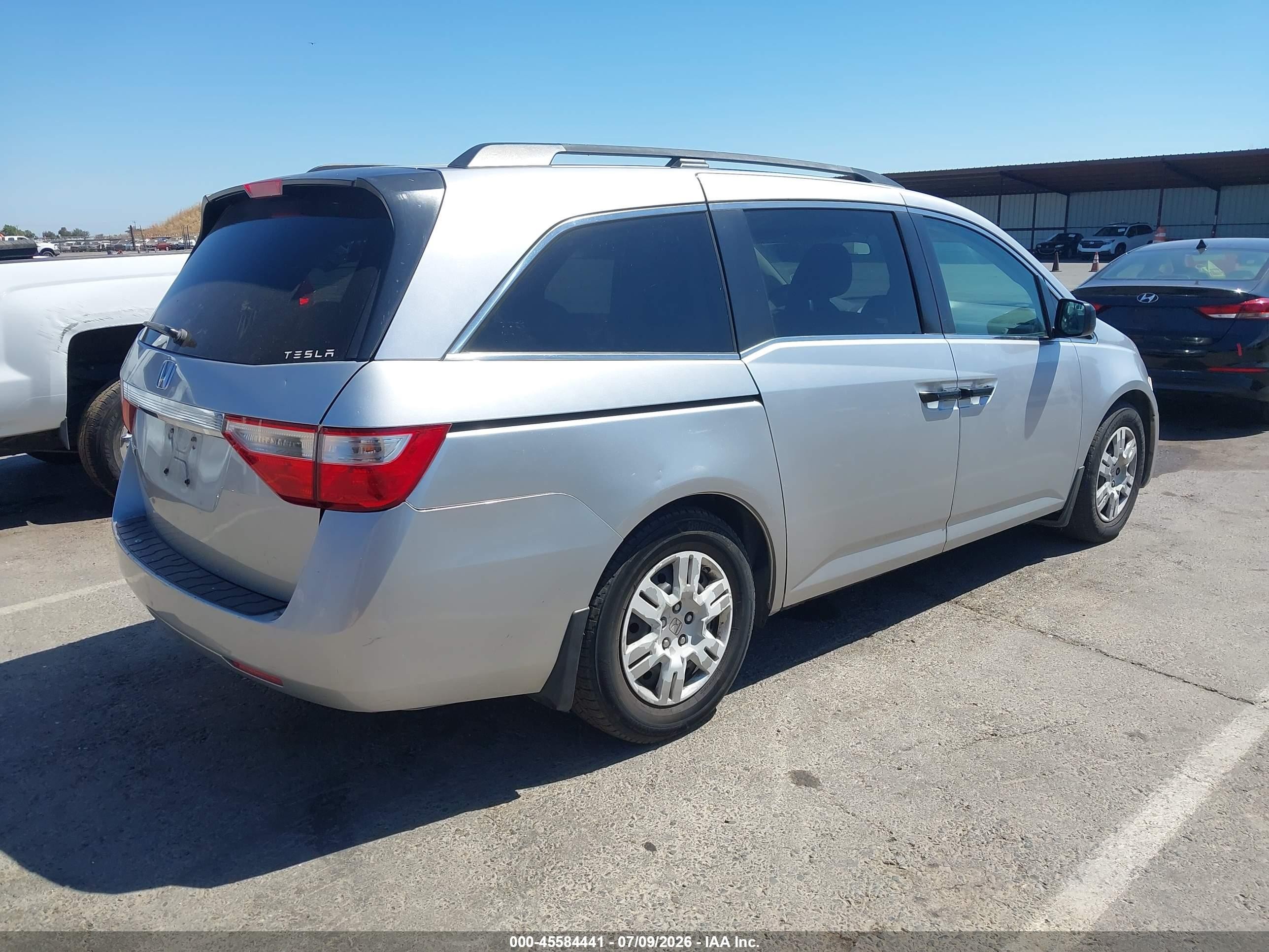 2011 Honda Odyssey Lx Silver vin: 5FNRL5H2XBB053665