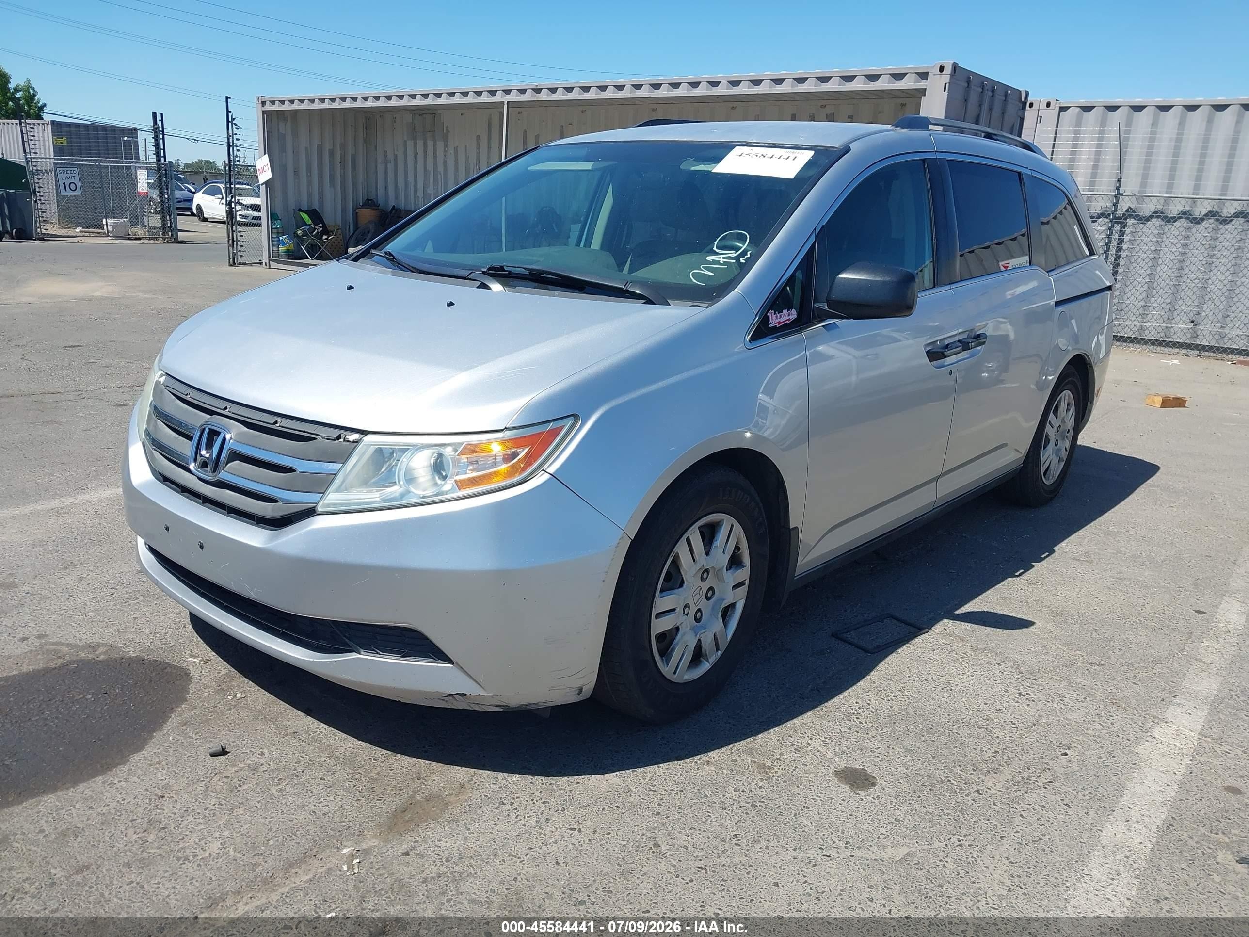 2011 Honda Odyssey Lx Silver vin: 5FNRL5H2XBB053665