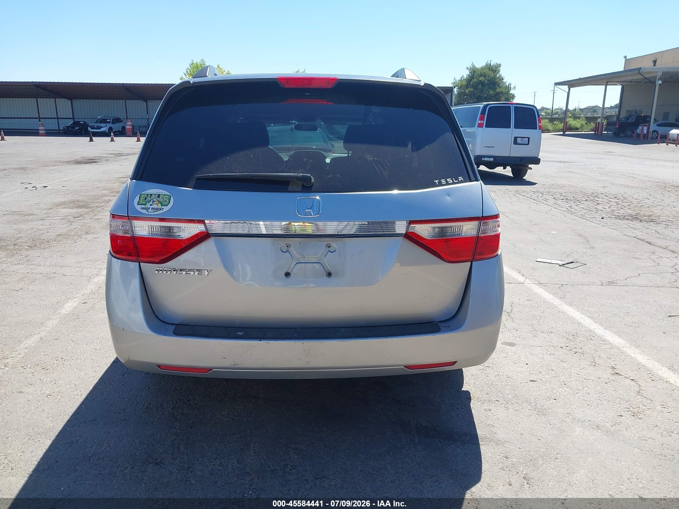 2011 Honda Odyssey Lx Silver vin: 5FNRL5H2XBB053665