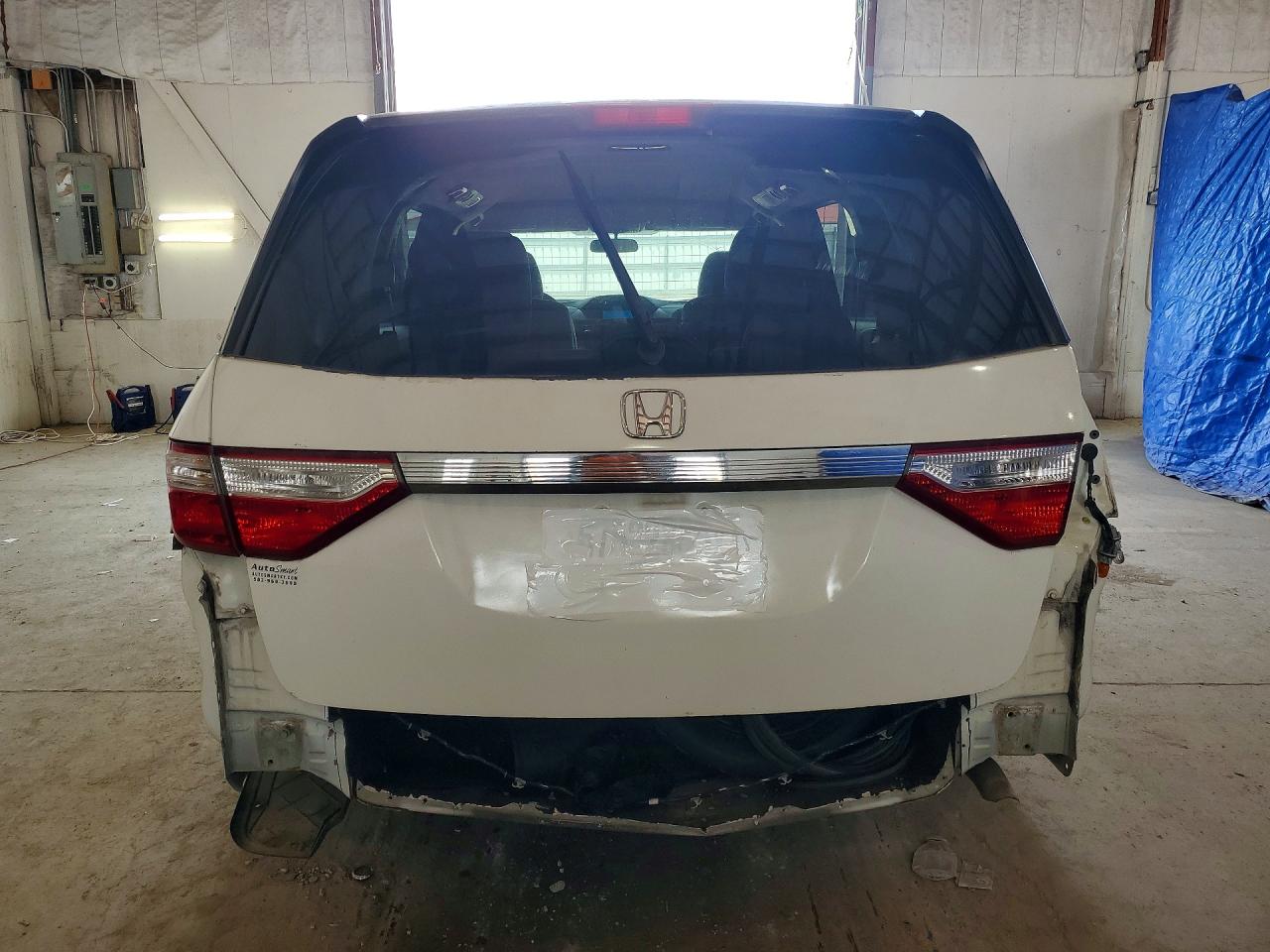 2011 Honda Odyssey Lx White vin: 5FNRL5H2XBB073754
