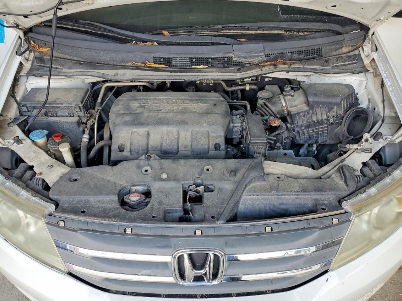 2011 Honda Odyssey Lx White vin: 5FNRL5H2XBB073754
