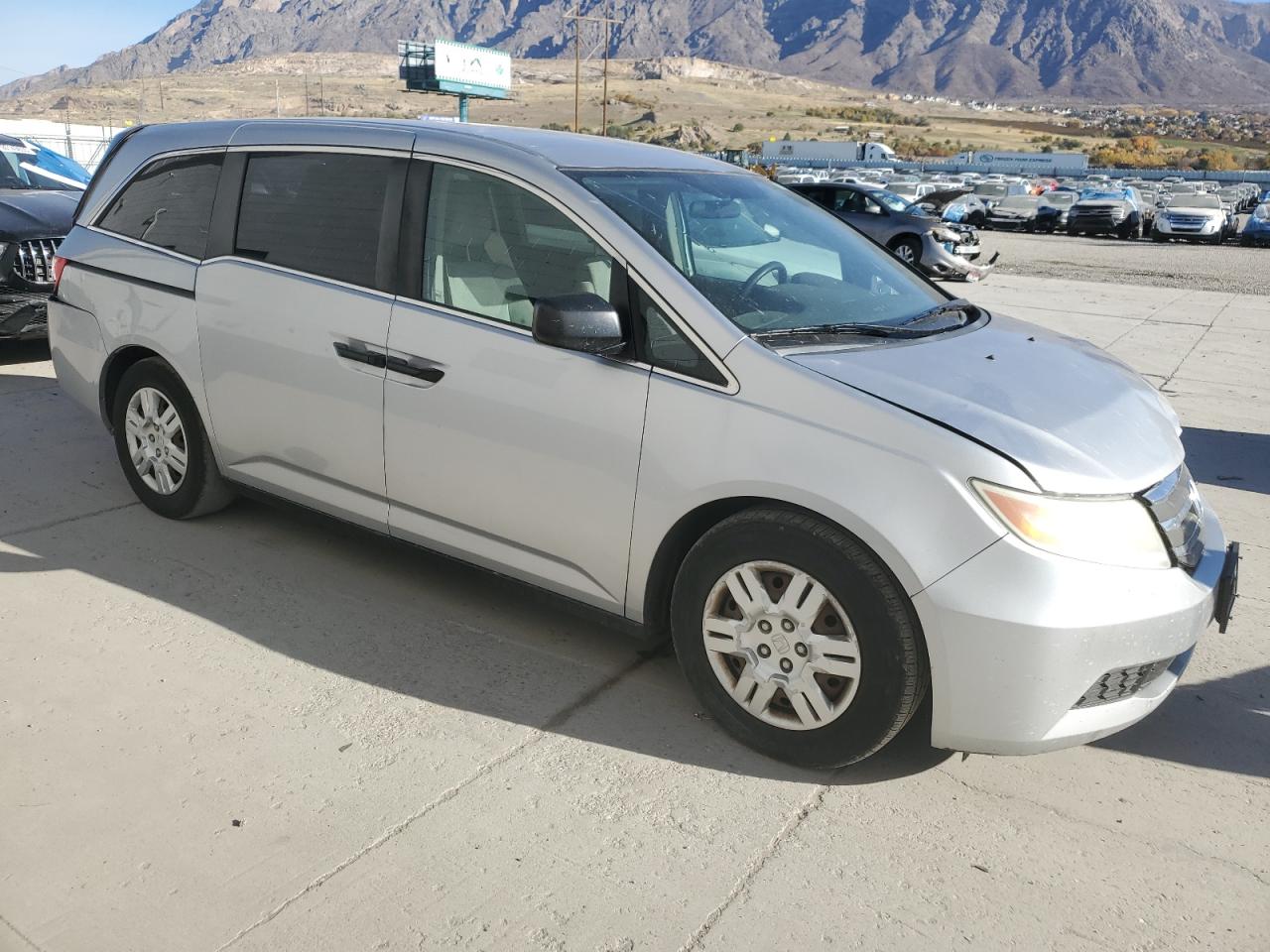 2012 Honda Odyssey Lx Silver vin: 5FNRL5H2XCB012650