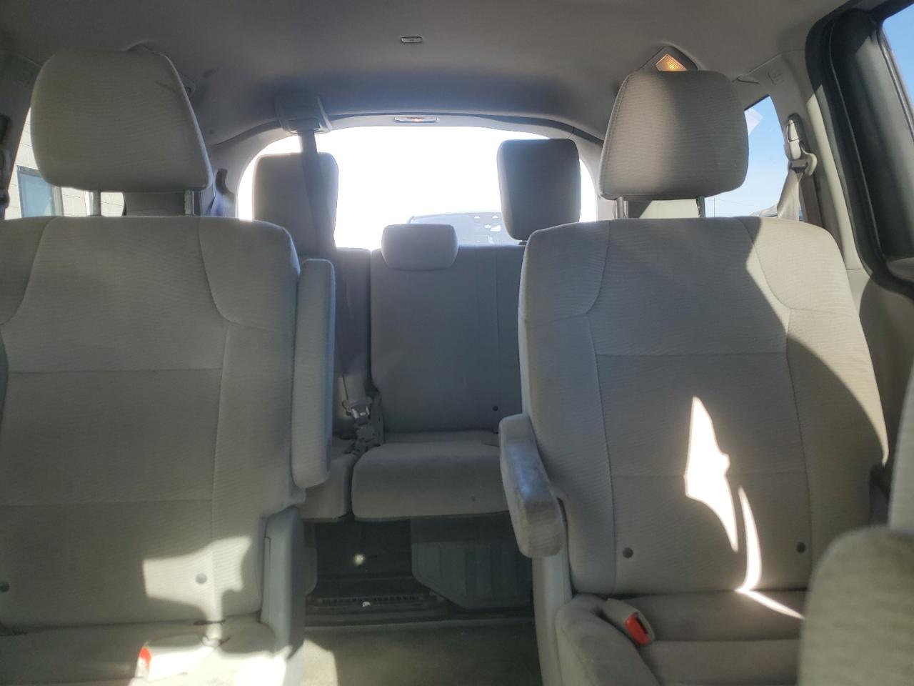 2012 Honda Odyssey Lx Silver vin: 5FNRL5H2XCB012650