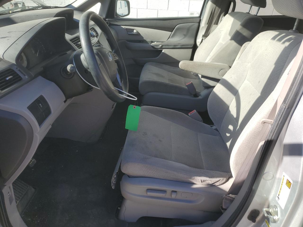 2012 Honda Odyssey Lx Silver vin: 5FNRL5H2XCB012650