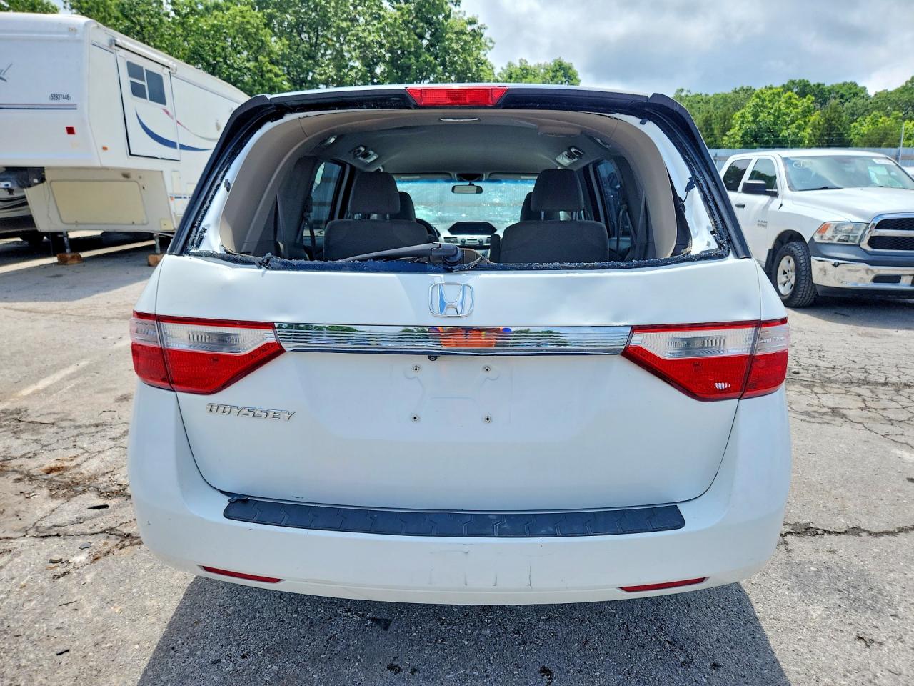 2013 Honda Odyssey Lx White vin: 5FNRL5H2XDB012360