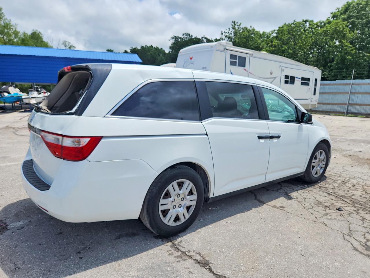 2013 Honda Odyssey Lx White vin: 5FNRL5H2XDB012360