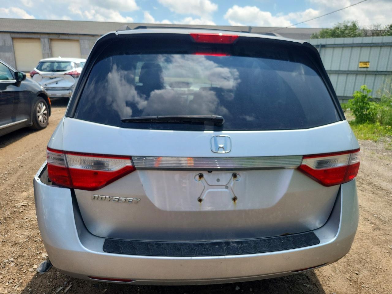 2013 Honda Odyssey Lx Silver vin: 5FNRL5H2XDB060974