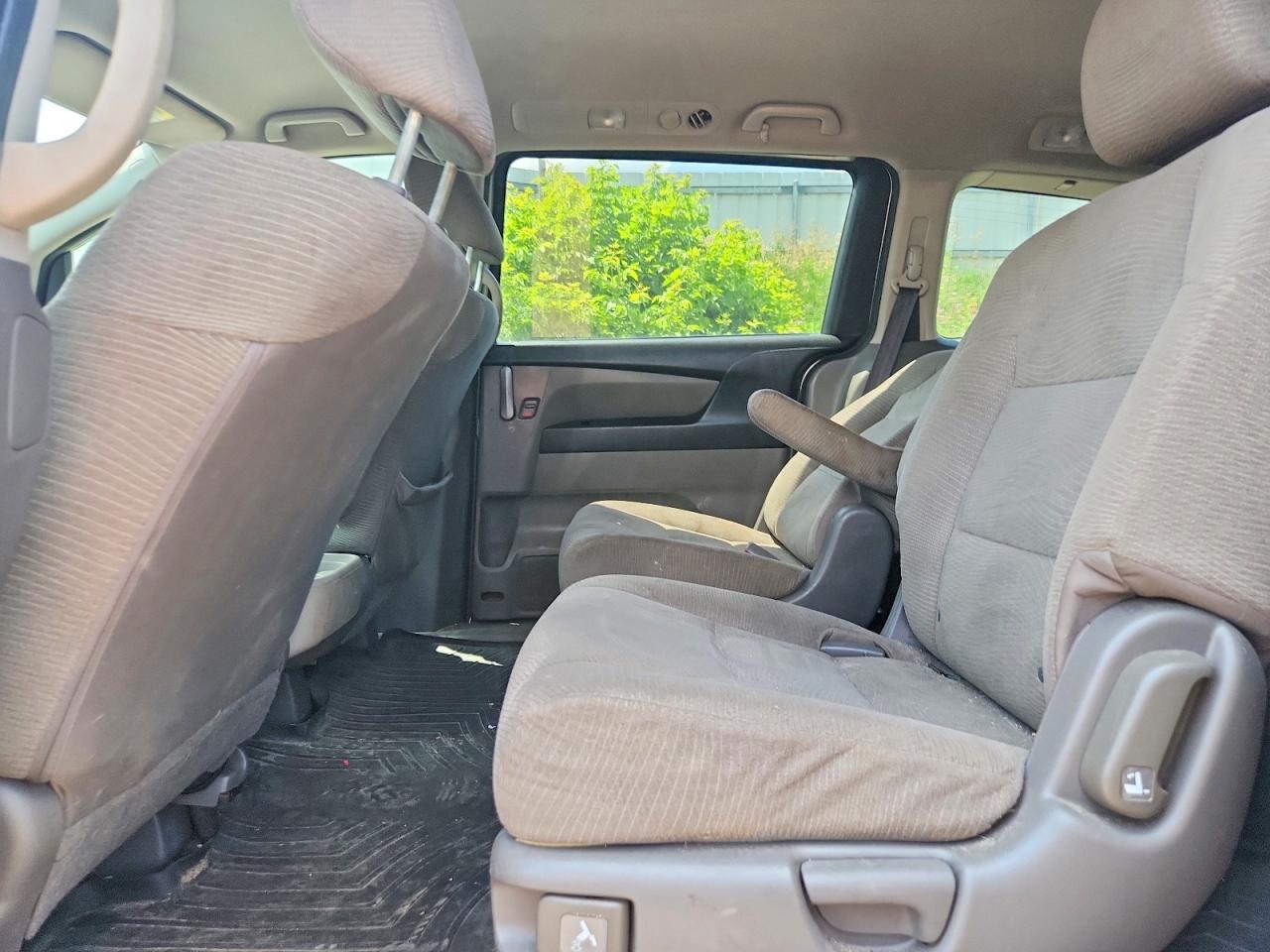 2013 Honda Odyssey Lx Silver vin: 5FNRL5H2XDB060974