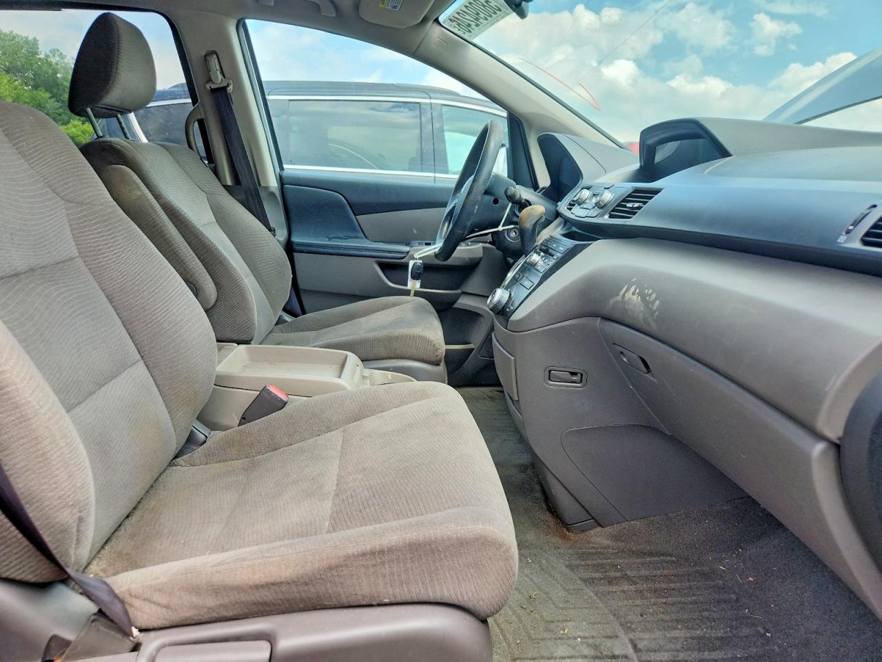 2013 Honda Odyssey Lx Silver vin: 5FNRL5H2XDB060974
