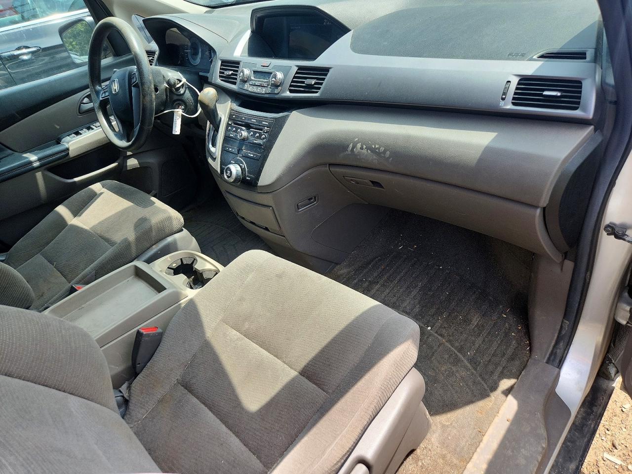 2013 Honda Odyssey Lx Silver vin: 5FNRL5H2XDB060974