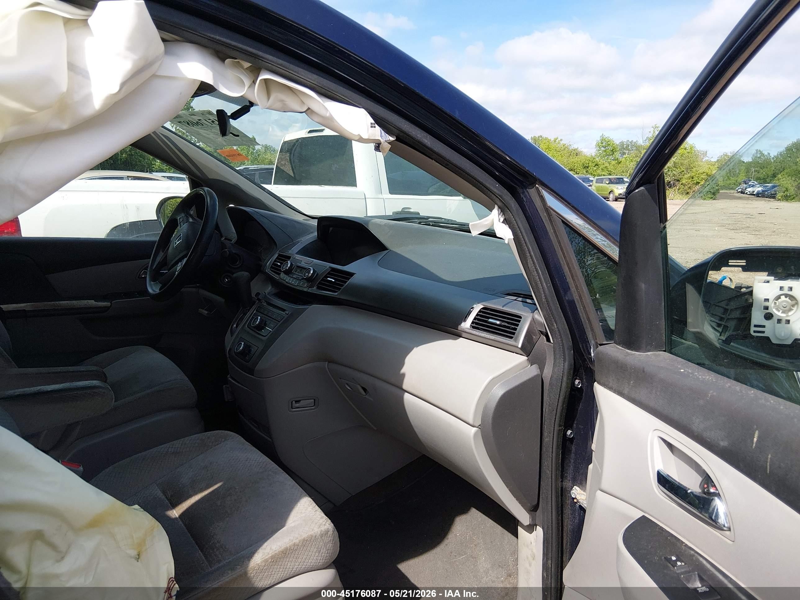2015 Honda Odyssey Lx Navy vin: 5FNRL5H2XFB019750