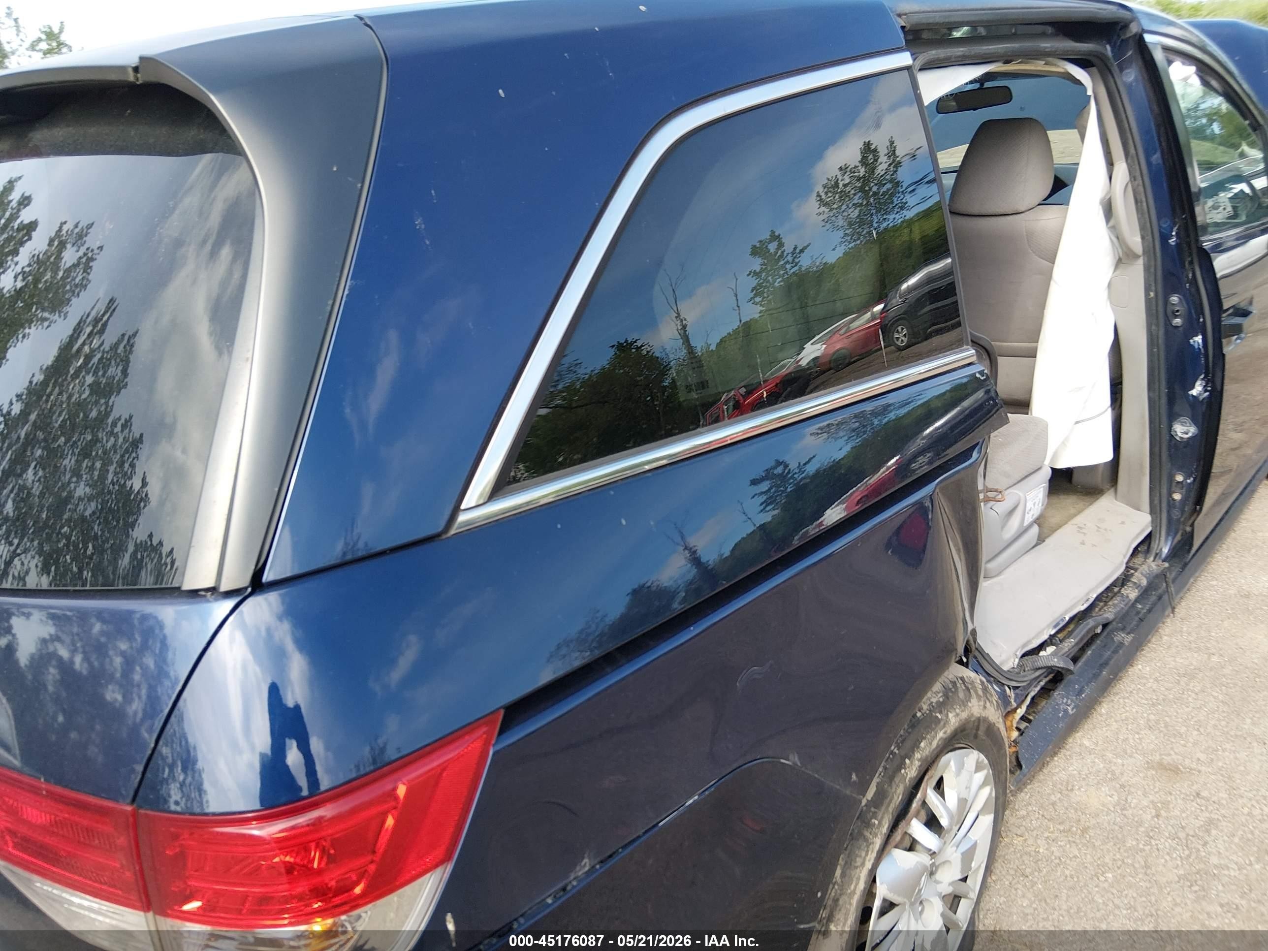 2015 Honda Odyssey Lx Navy vin: 5FNRL5H2XFB019750