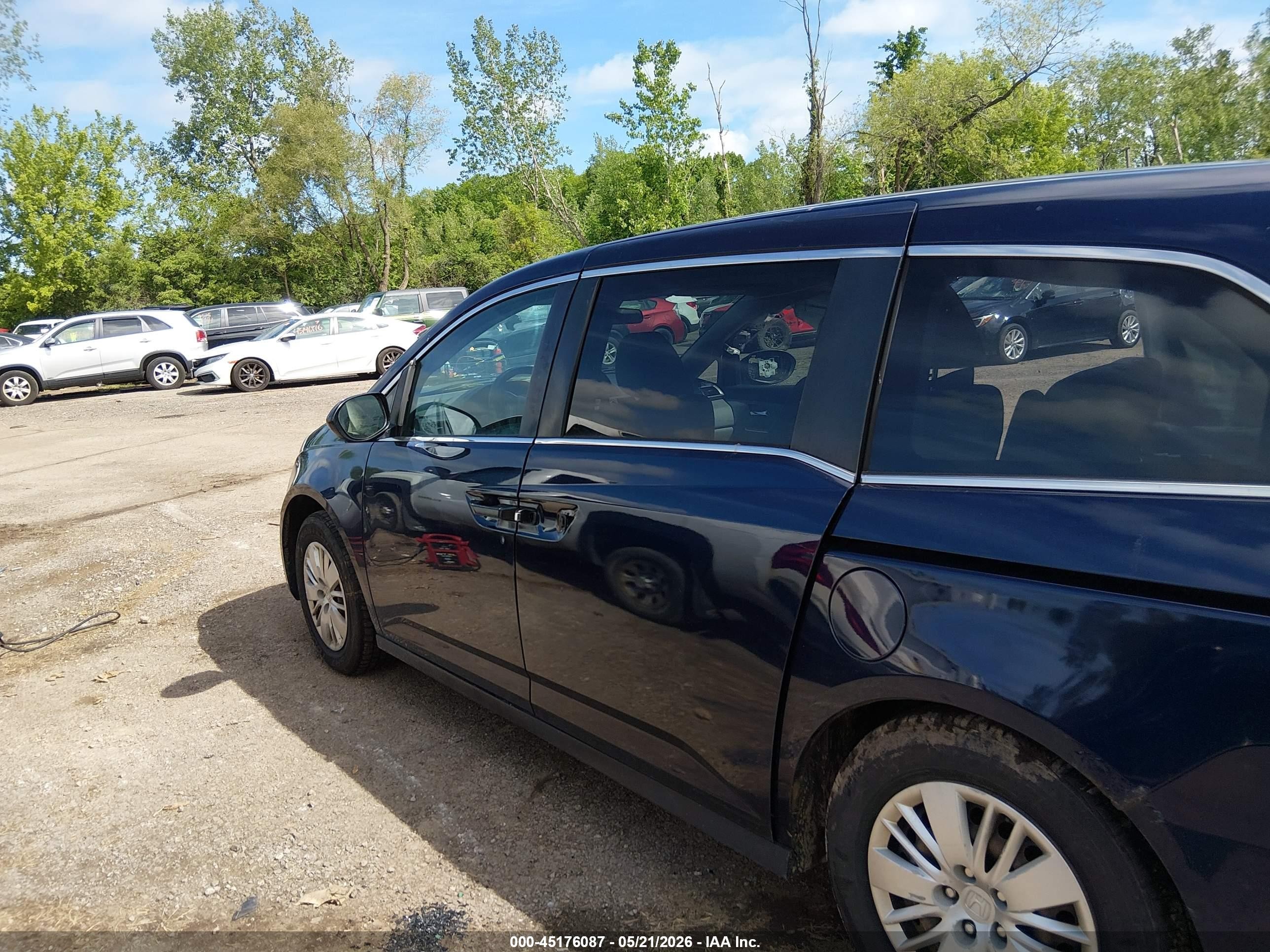 2015 Honda Odyssey Lx Navy vin: 5FNRL5H2XFB019750