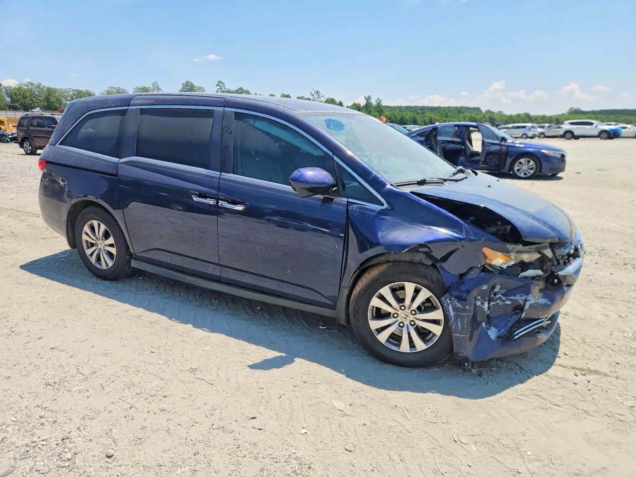 2016 Honda Odyssey Se Blue vin: 5FNRL5H32GB092007