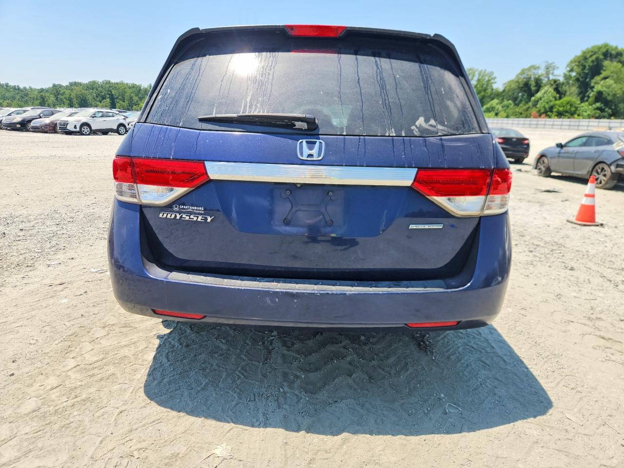 2016 Honda Odyssey Se Blue vin: 5FNRL5H32GB092007