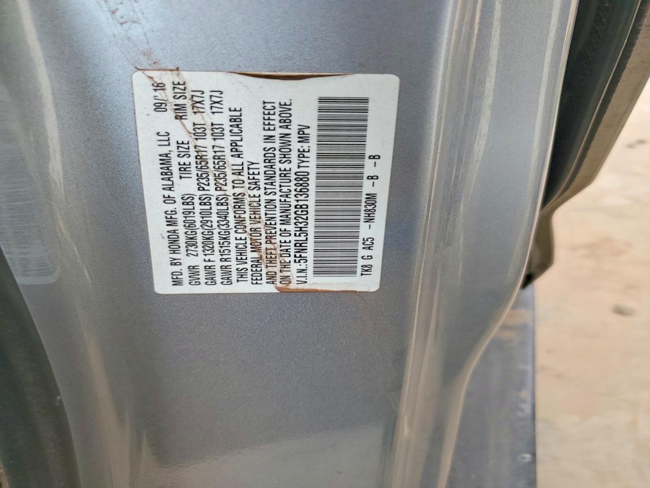 2016 Honda Odyssey Se Silver vin: 5FNRL5H32GB136880