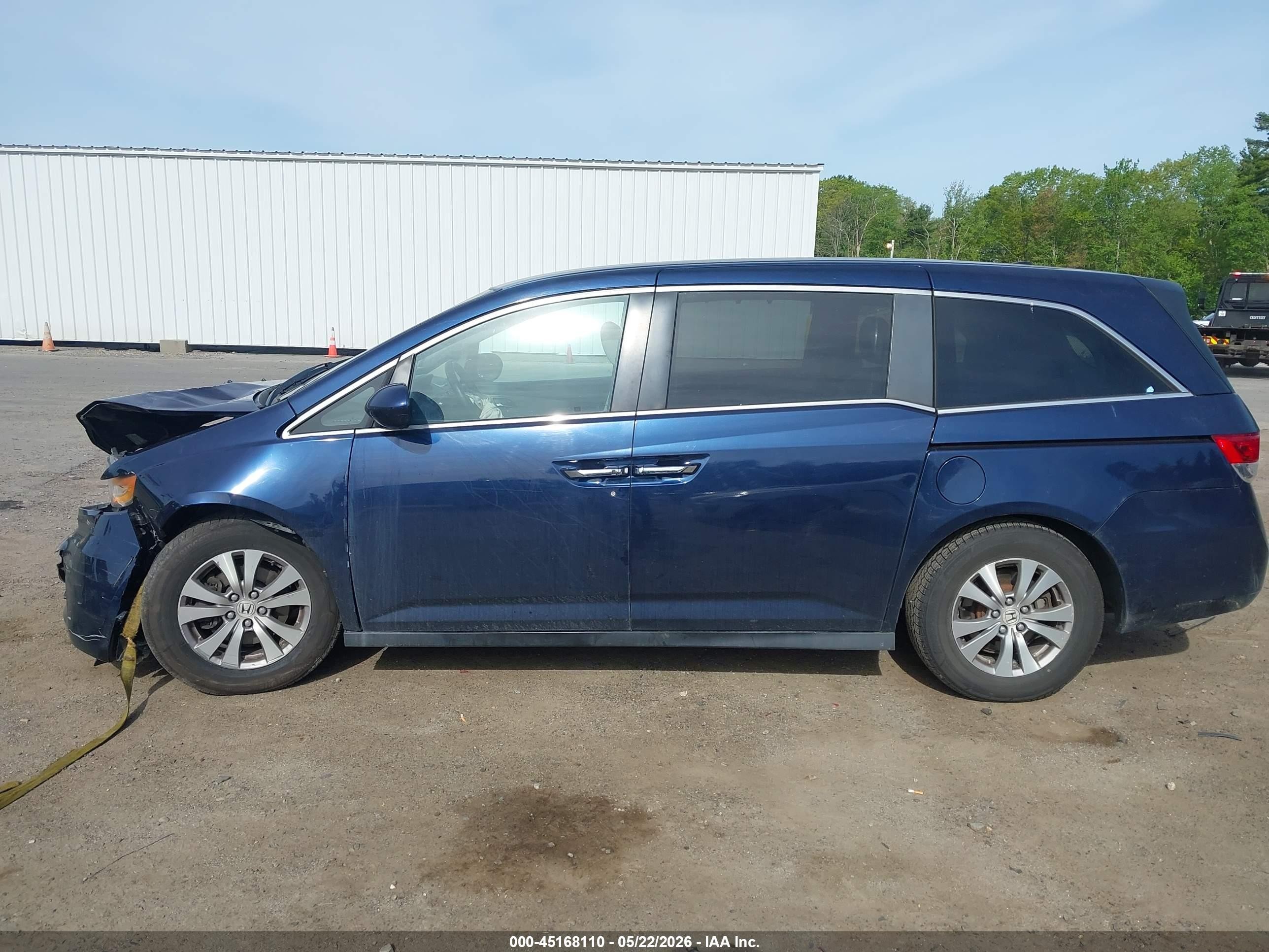 2017 Honda Odyssey Se Dark Blue vin: 5FNRL5H32HB025375