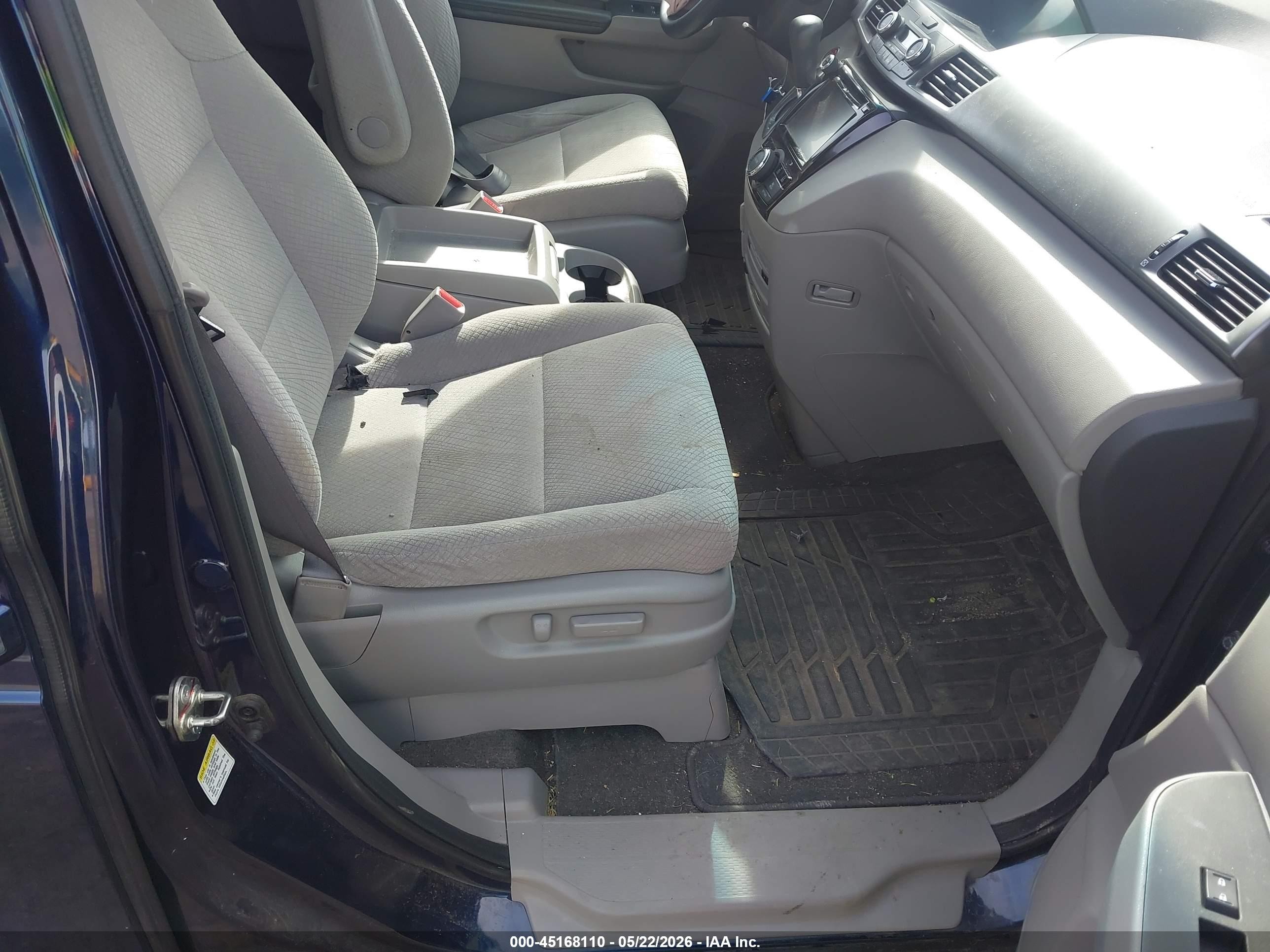 2017 Honda Odyssey Se Dark Blue vin: 5FNRL5H32HB025375
