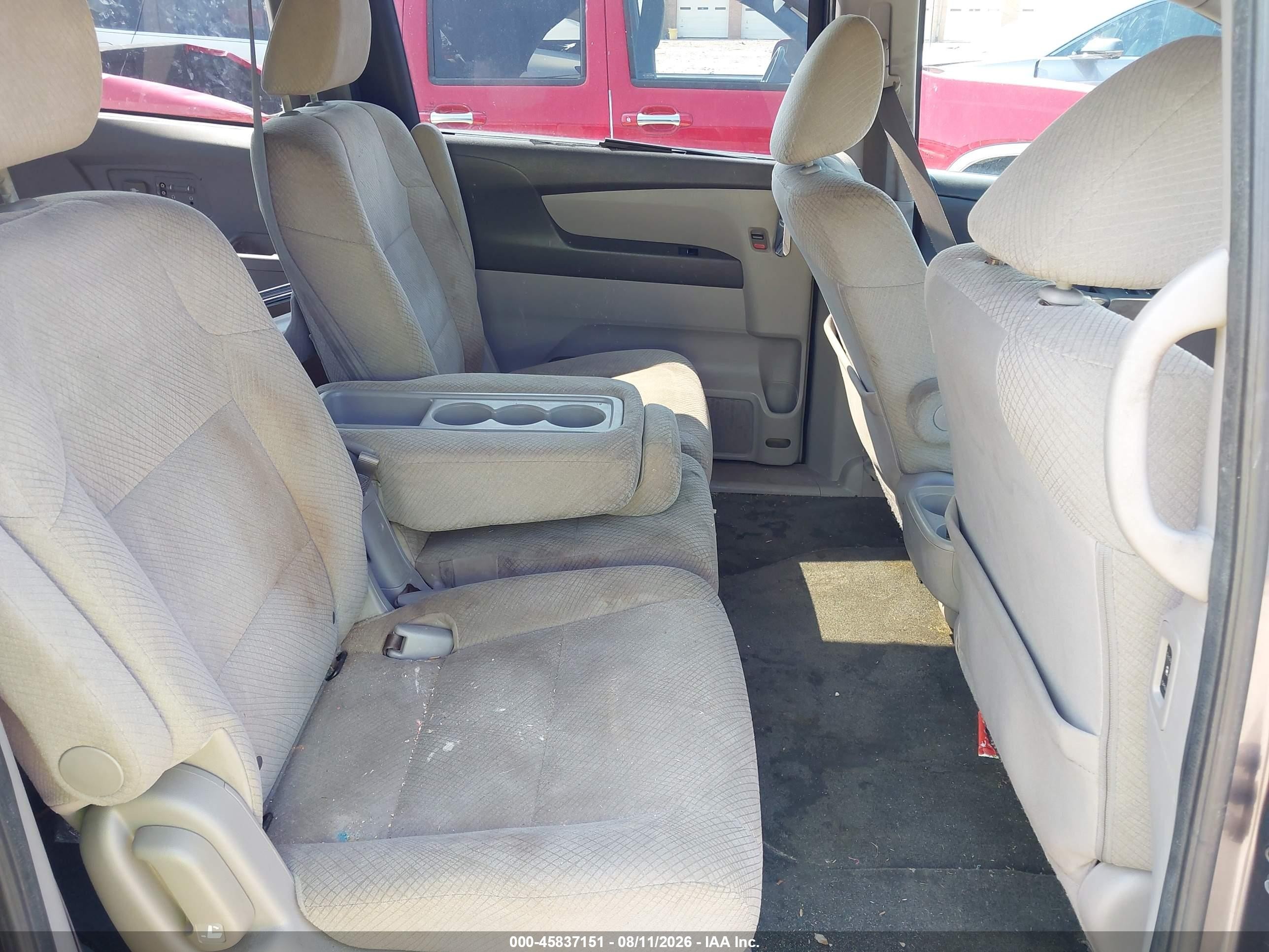 2016 Honda Odyssey Se Gray vin: 5FNRL5H33GB018286