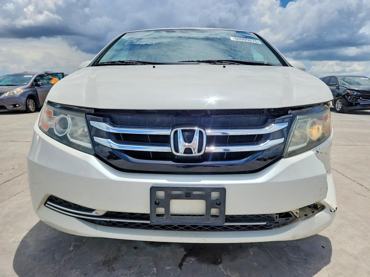 2016 Honda Odyssey Se White vin: 5FNRL5H33GB035671