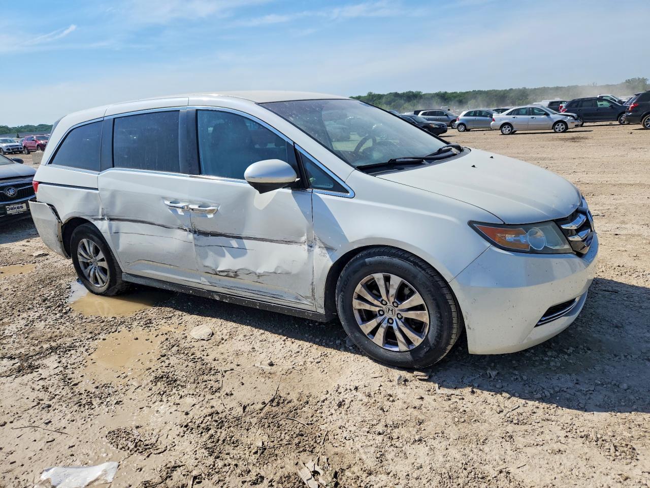 2016 Honda Odyssey Se White vin: 5FNRL5H34GB026834