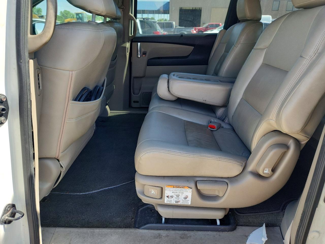 2016 Honda Odyssey Se White vin: 5FNRL5H34GB026834