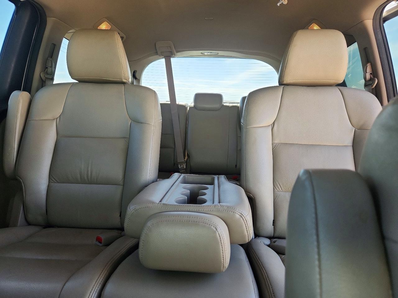 2016 Honda Odyssey Se White vin: 5FNRL5H34GB026834