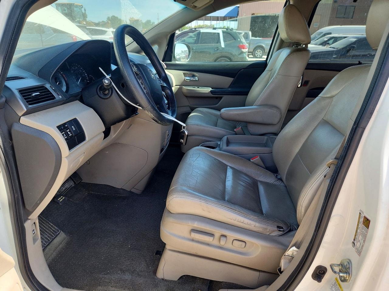 2016 Honda Odyssey Se White vin: 5FNRL5H34GB026834