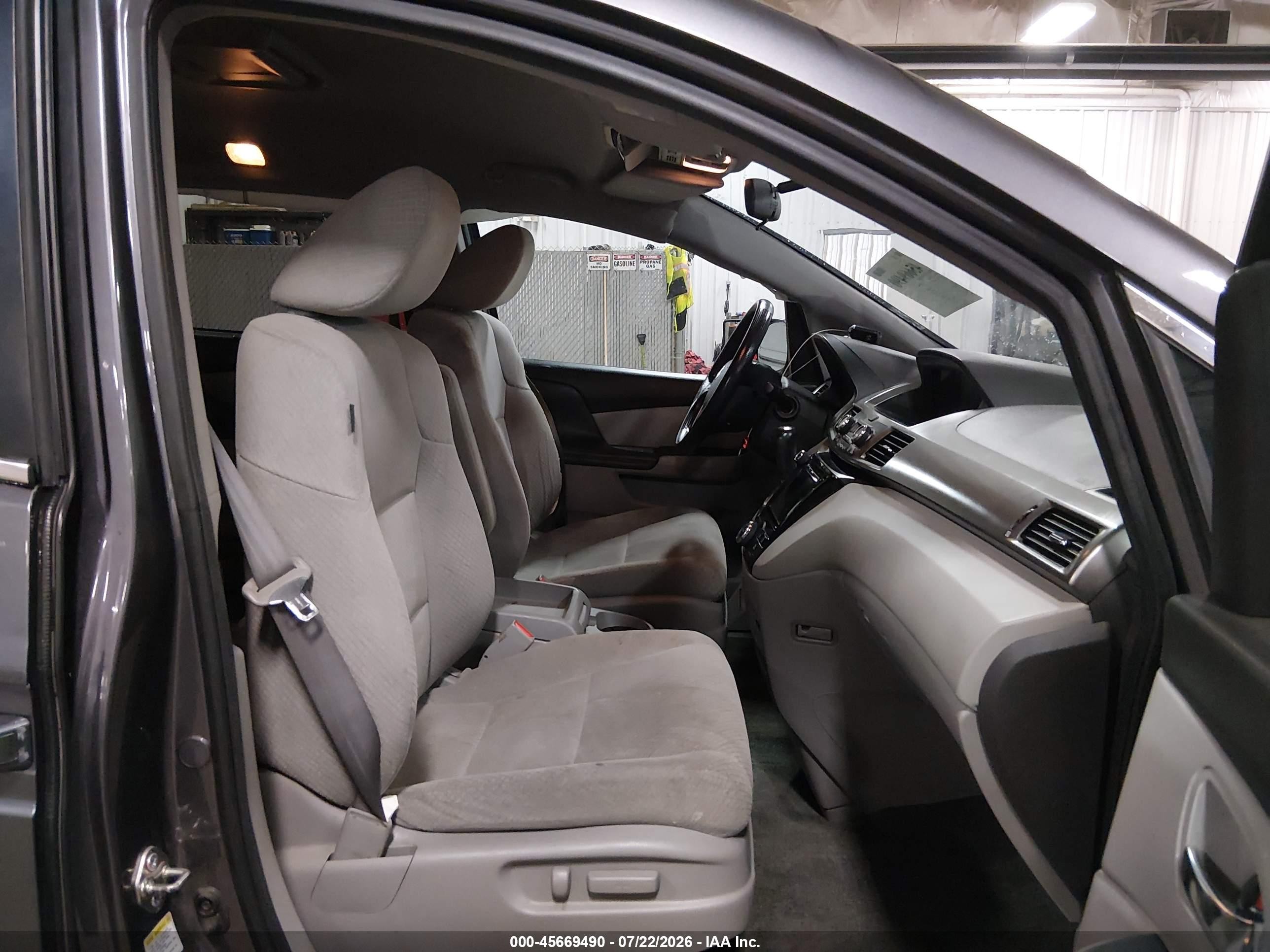 2016 Honda Odyssey Se Gray vin: 5FNRL5H36GB081074