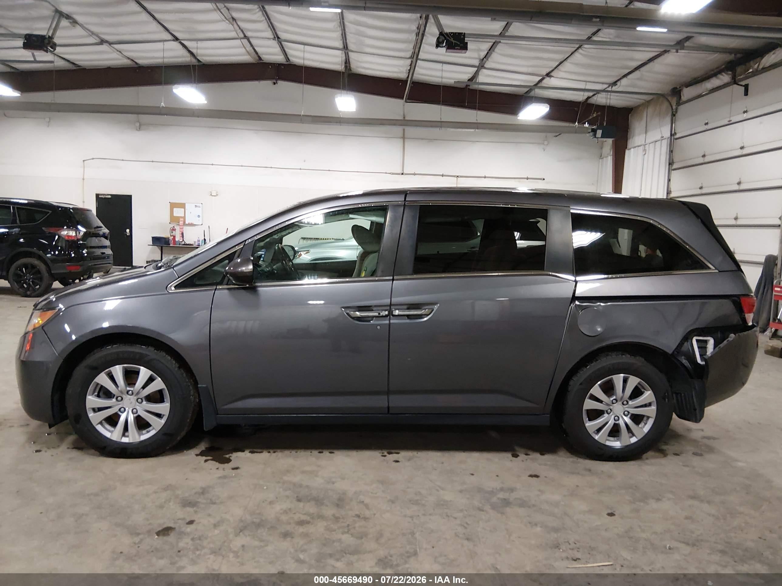2016 Honda Odyssey Se Gray vin: 5FNRL5H36GB081074