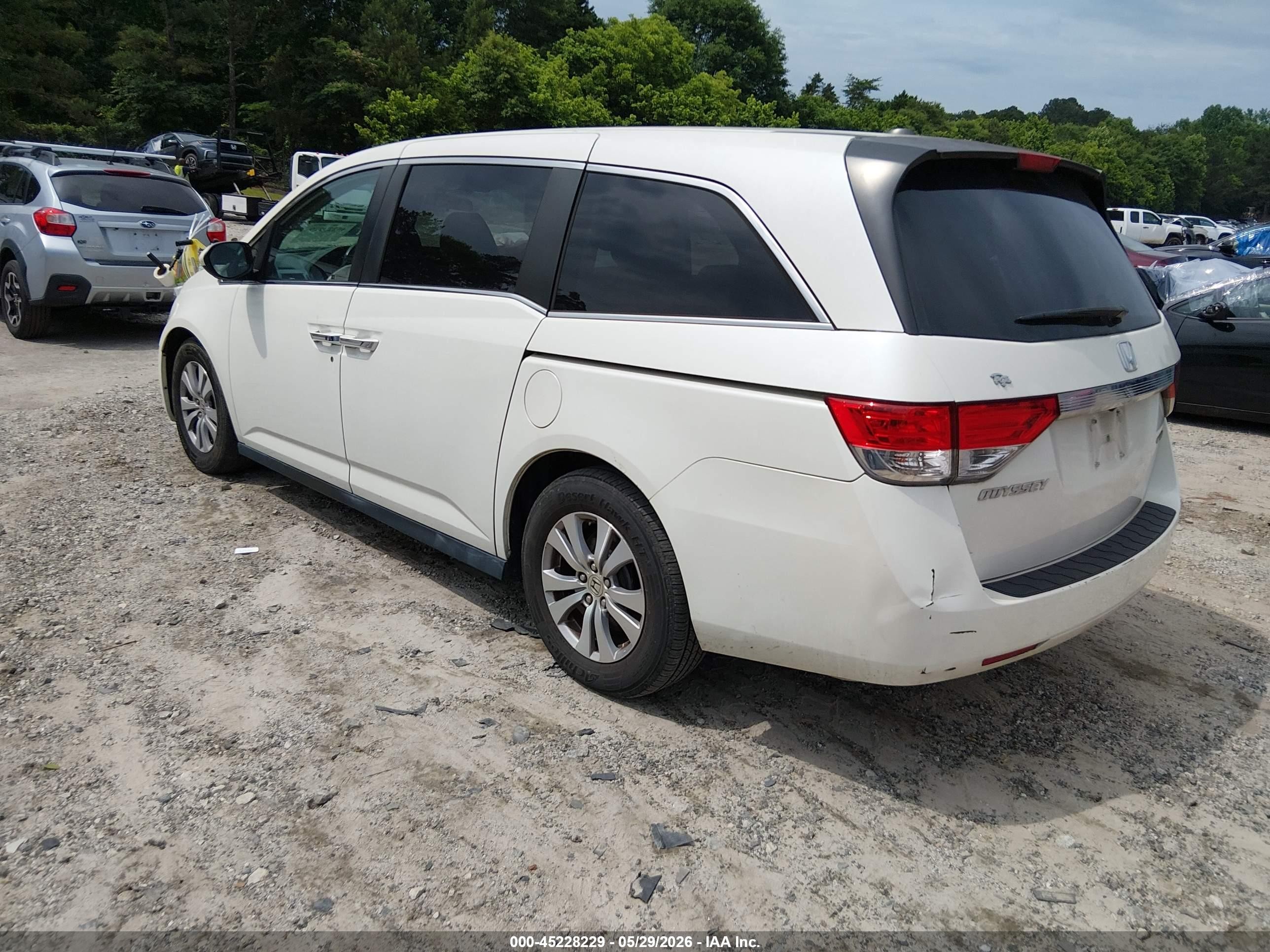 2017 Honda Odyssey Se Белый vin: 5FNRL5H36HB018171