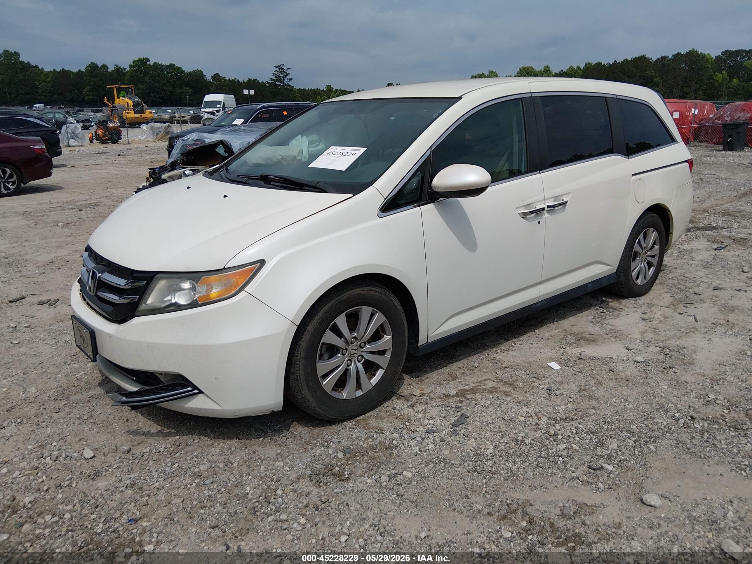 2017 Honda Odyssey Se Белый vin: 5FNRL5H36HB018171