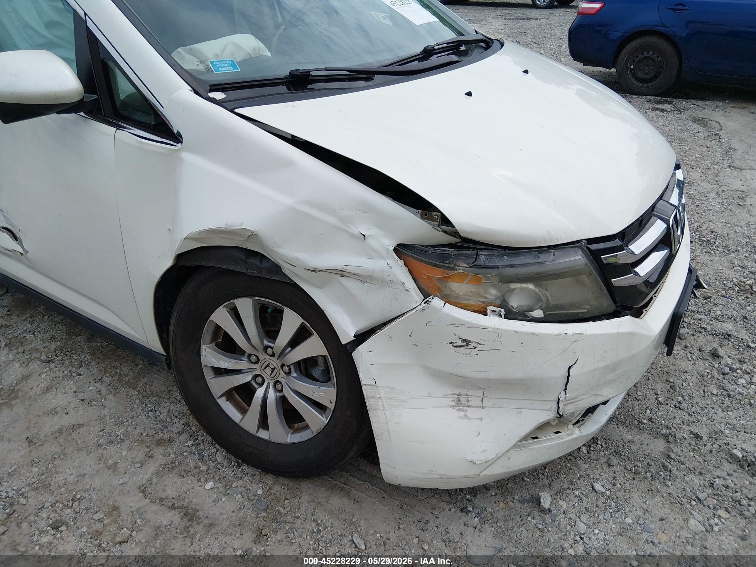 2017 Honda Odyssey Se Белый vin: 5FNRL5H36HB018171