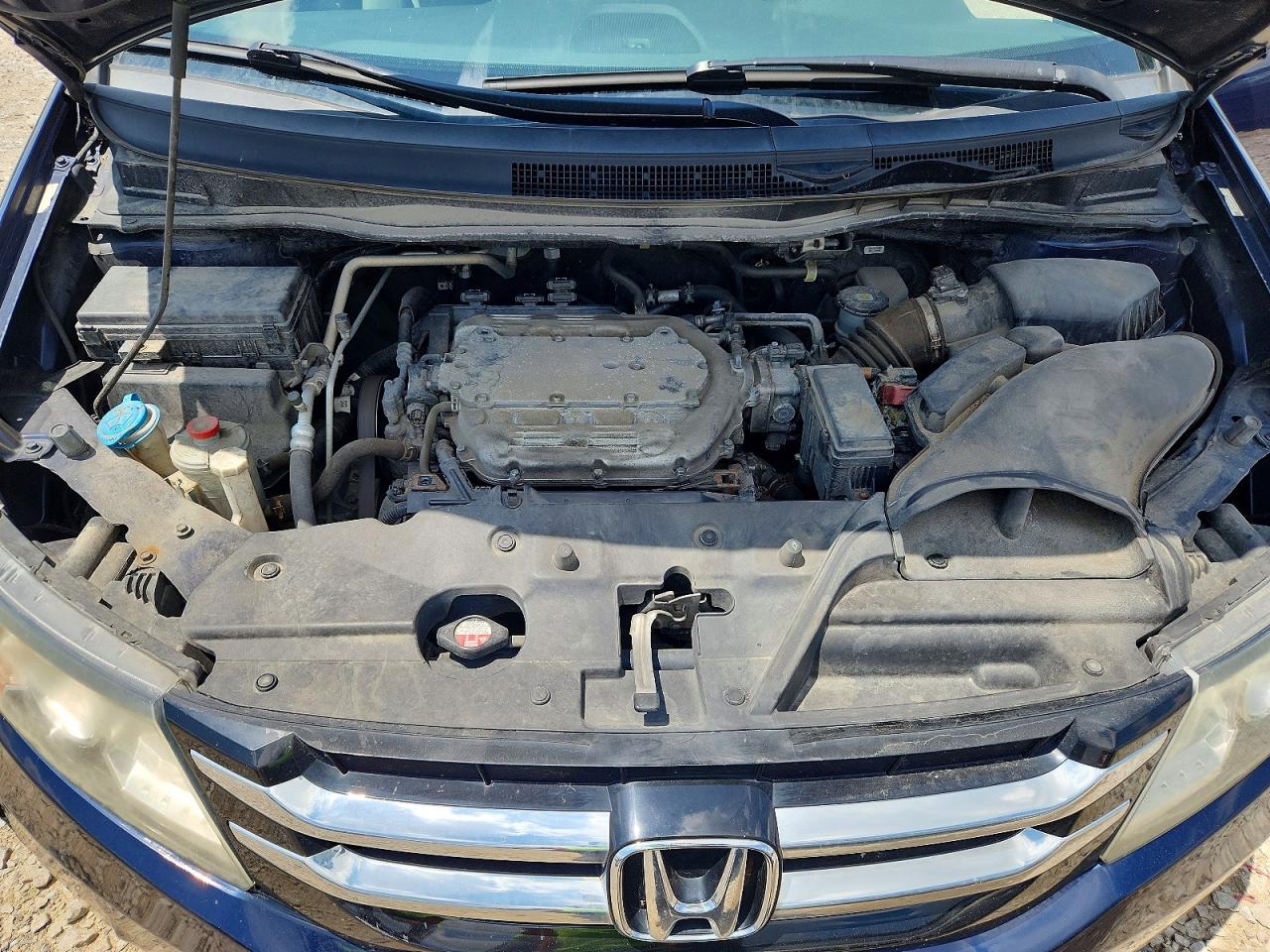 2016 Honda Odyssey Se Blue vin: 5FNRL5H3XGB104789
