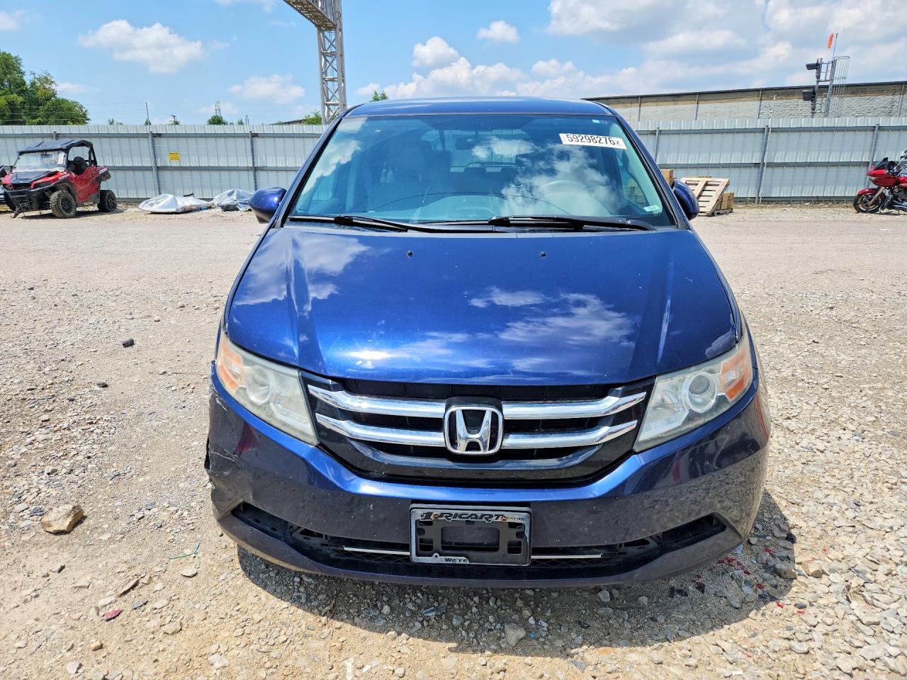 2016 Honda Odyssey Se Blue vin: 5FNRL5H3XGB104789