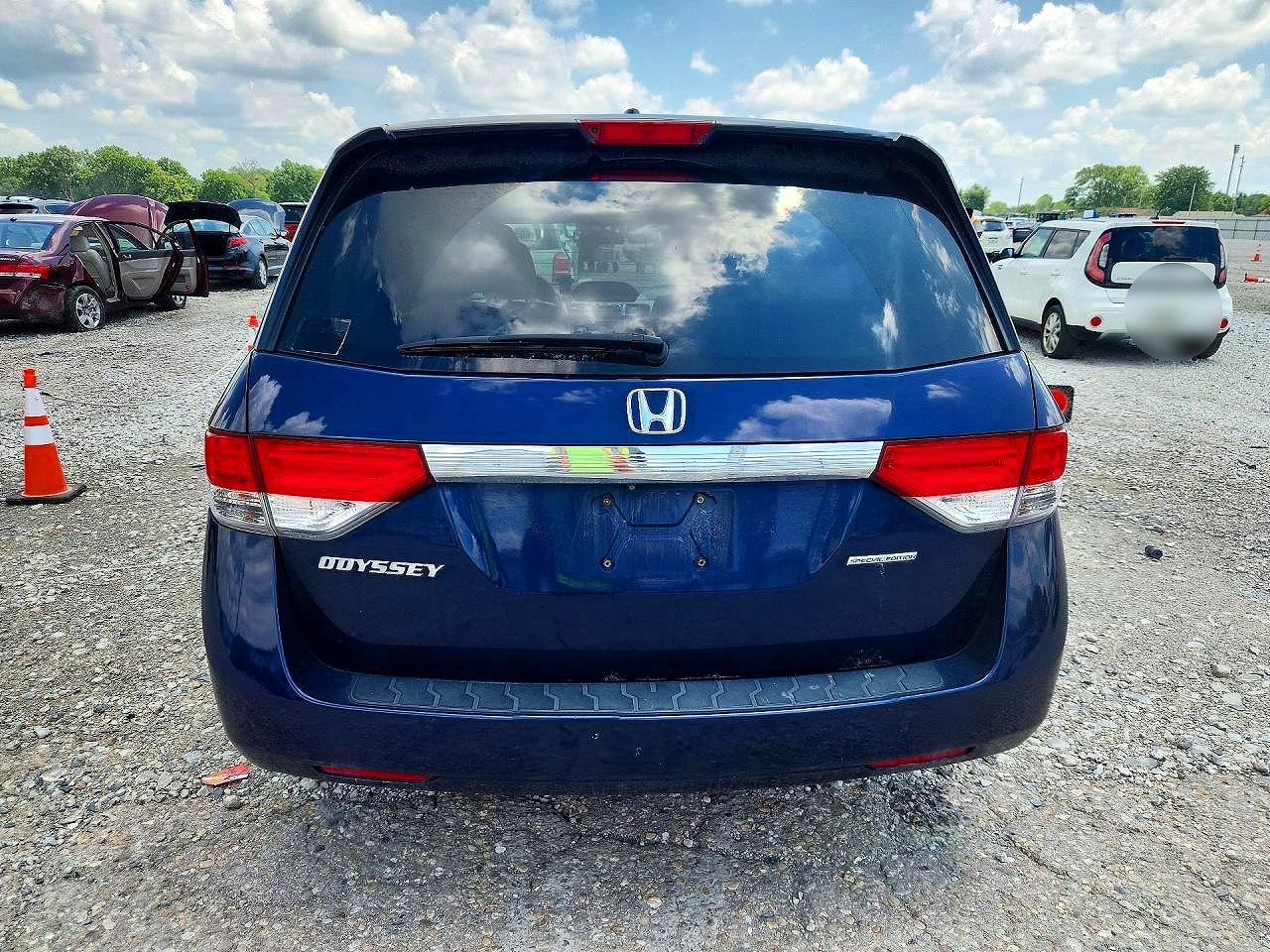 2016 Honda Odyssey Se Blue vin: 5FNRL5H3XGB104789