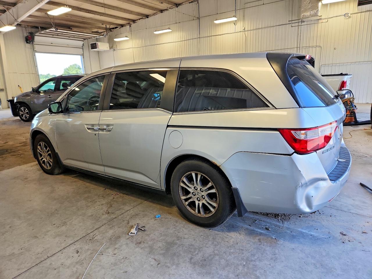 2011 Honda Odyssey Ex Silver vin: 5FNRL5H40BB051991