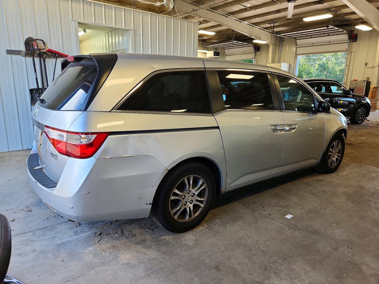 2011 Honda Odyssey Ex Silver vin: 5FNRL5H40BB051991