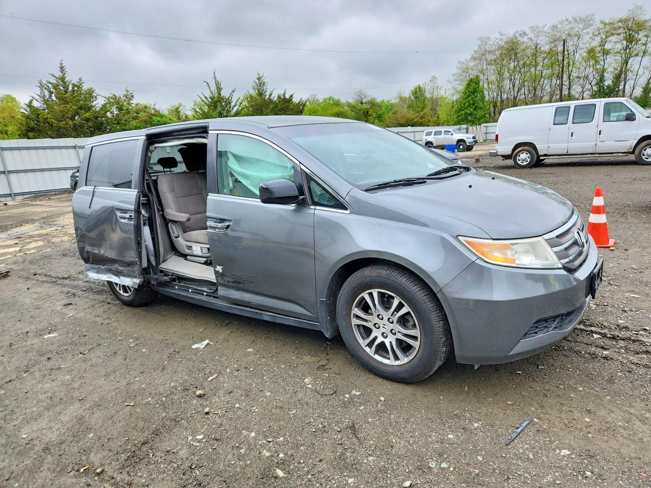 2011 Honda Odyssey Ex Gray vin: 5FNRL5H40BB061954