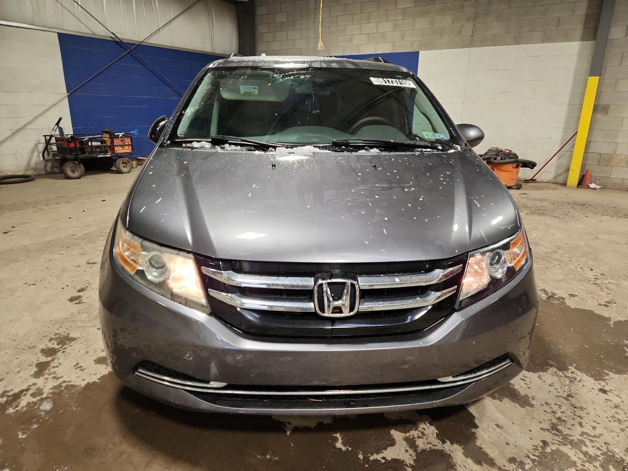 2014 Honda Odyssey Ex Gray vin: 5FNRL5H40EB057424 Damage: Right Head Lamp, Faded, Repair Required