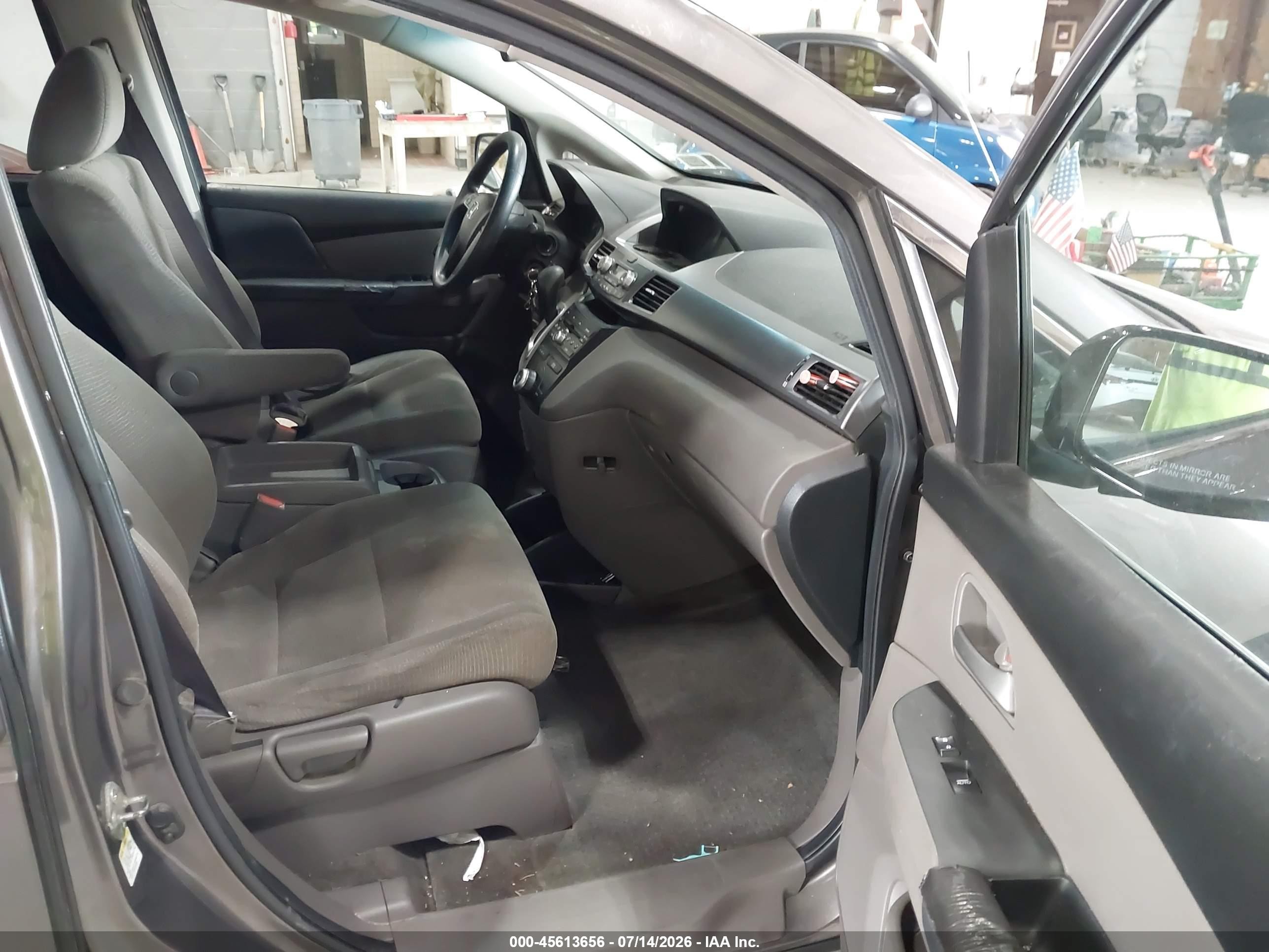 2011 Honda Odyssey Ex Gray vin: 5FNRL5H41BB028980