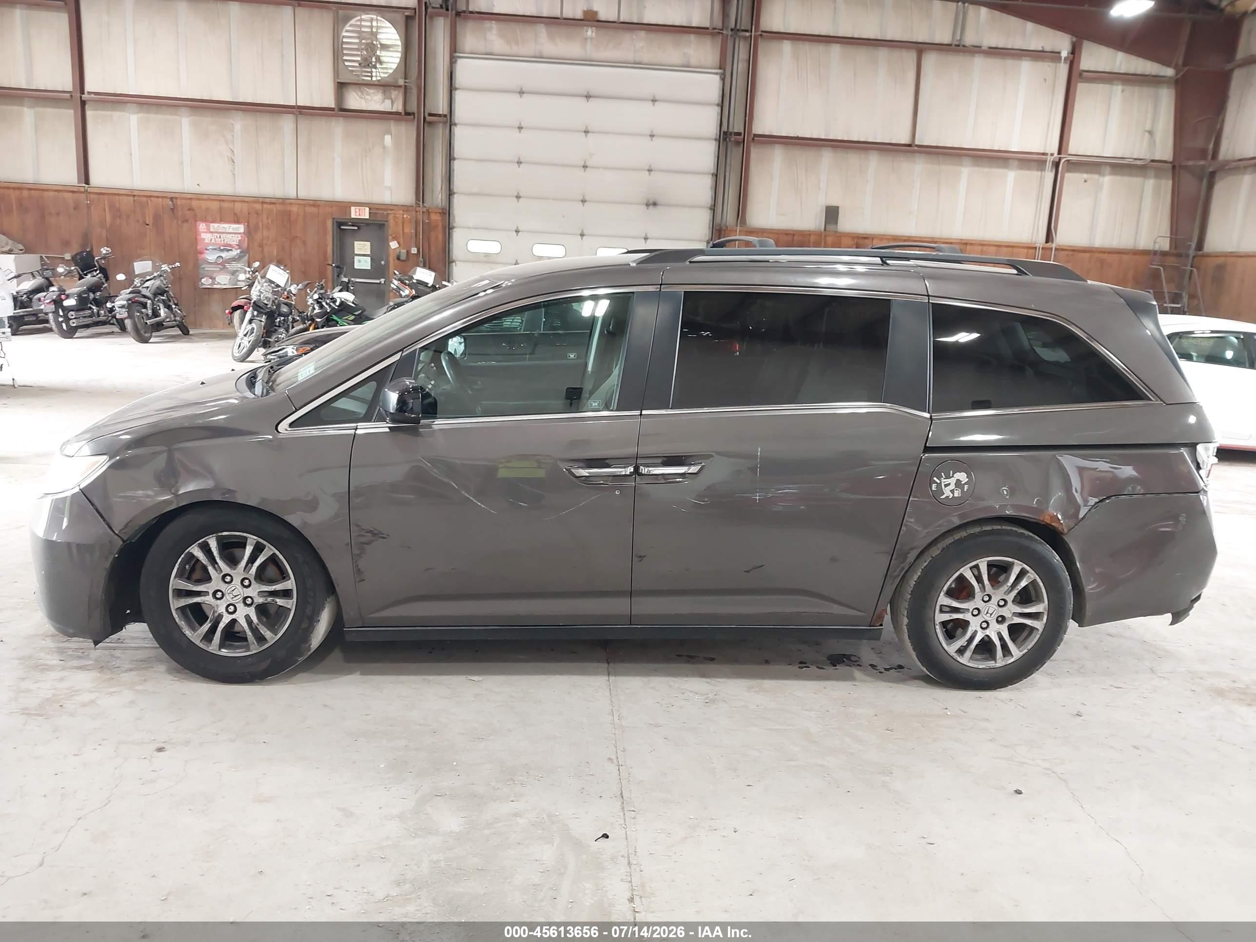 2011 Honda Odyssey Ex Gray vin: 5FNRL5H41BB028980