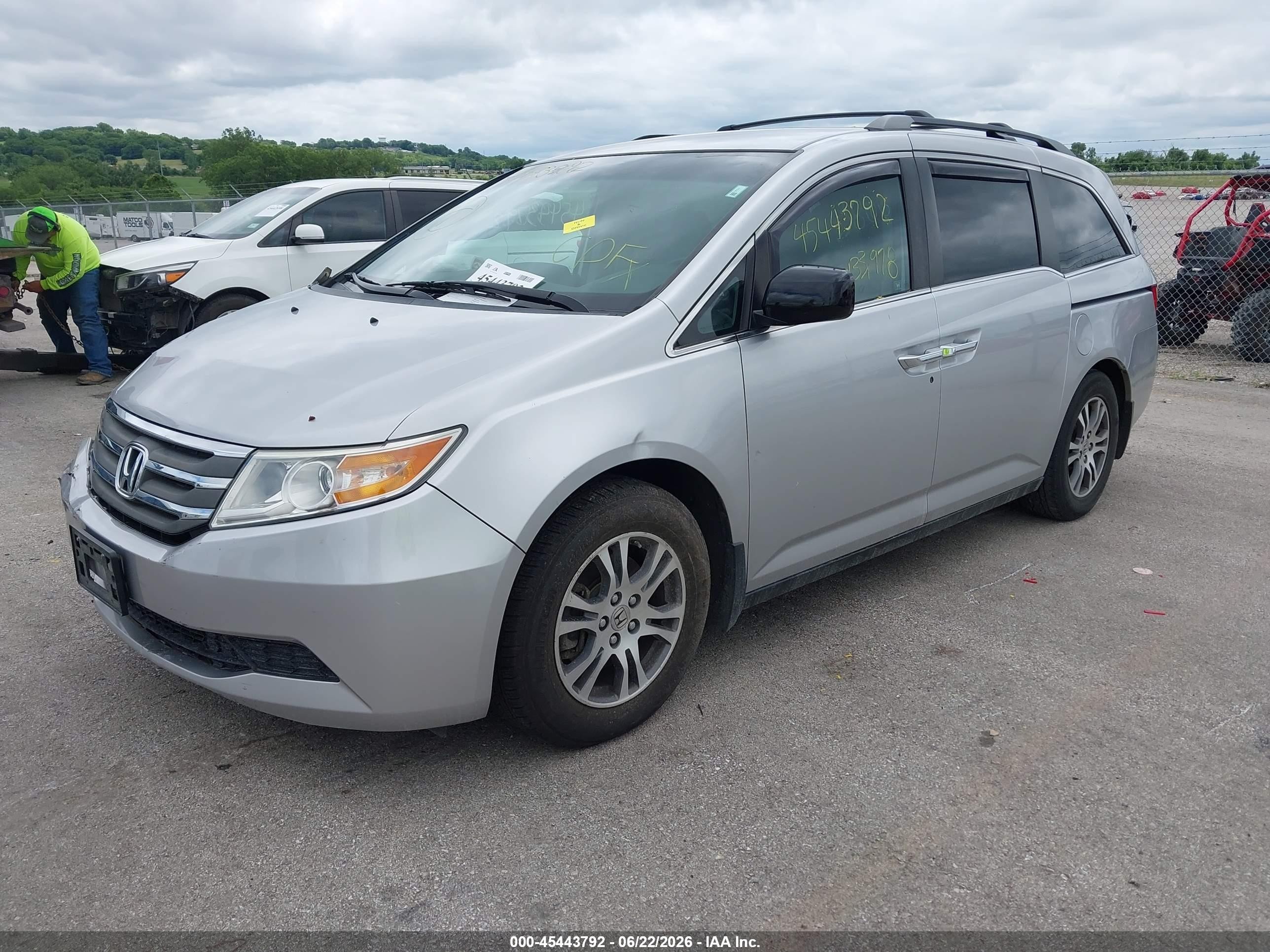 2011 Honda Odyssey Ex Silver vin: 5FNRL5H41BB051496
