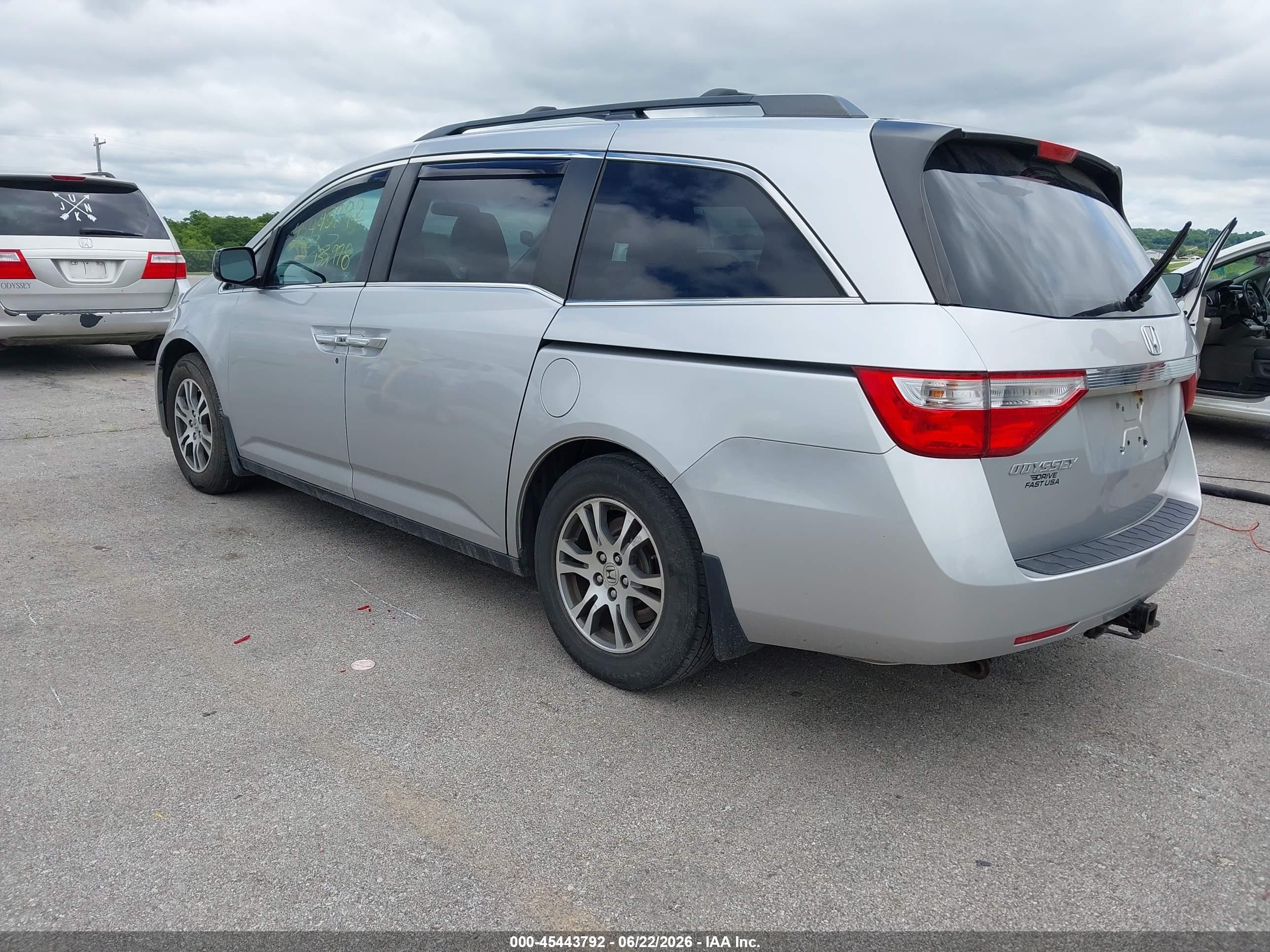 2011 Honda Odyssey Ex Silver vin: 5FNRL5H41BB051496