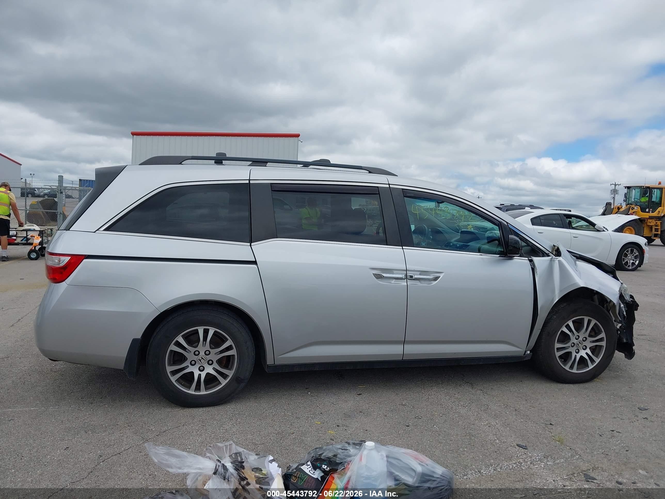 2011 Honda Odyssey Ex Silver vin: 5FNRL5H41BB051496