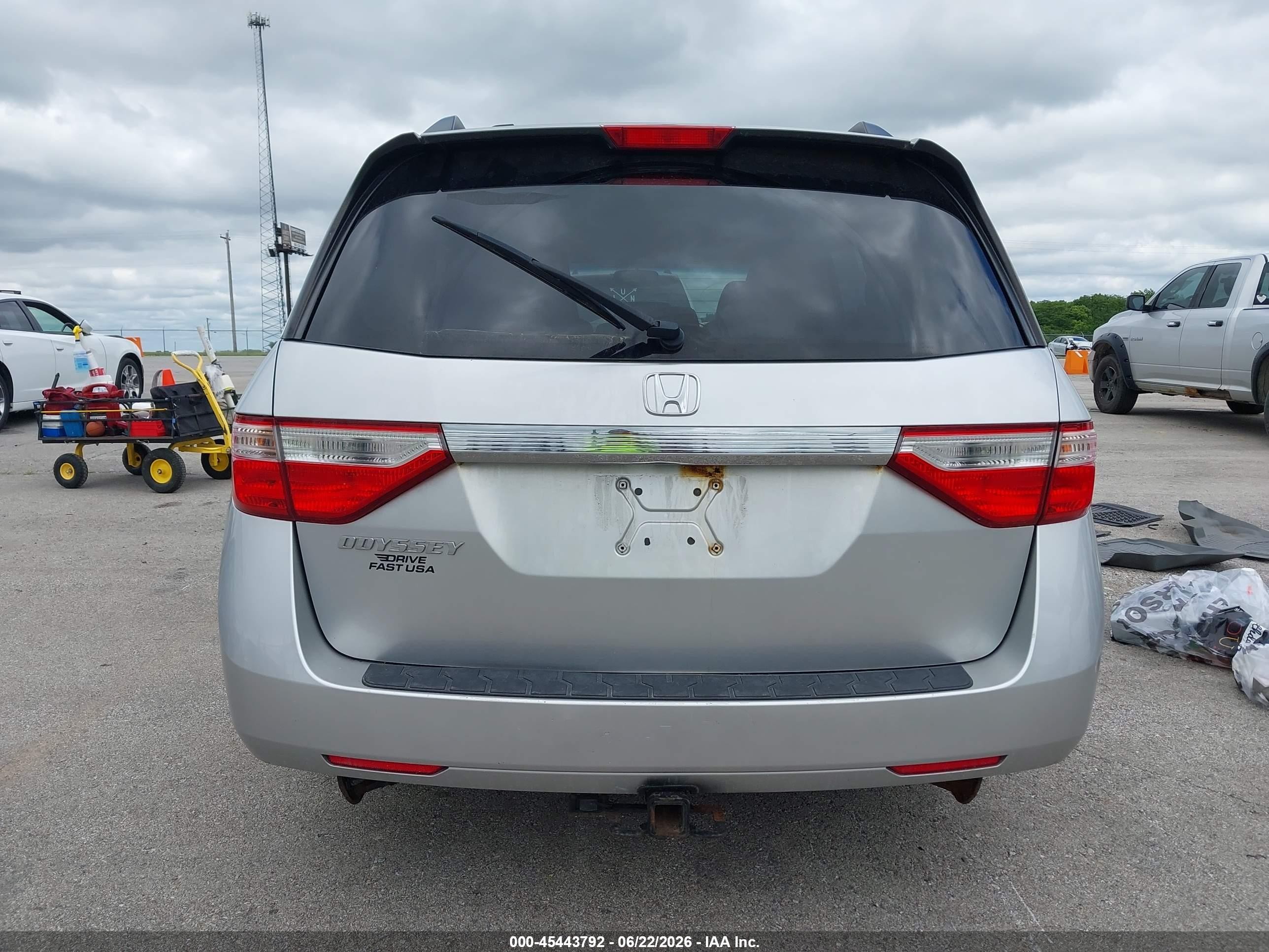 2011 Honda Odyssey Ex Silver vin: 5FNRL5H41BB051496